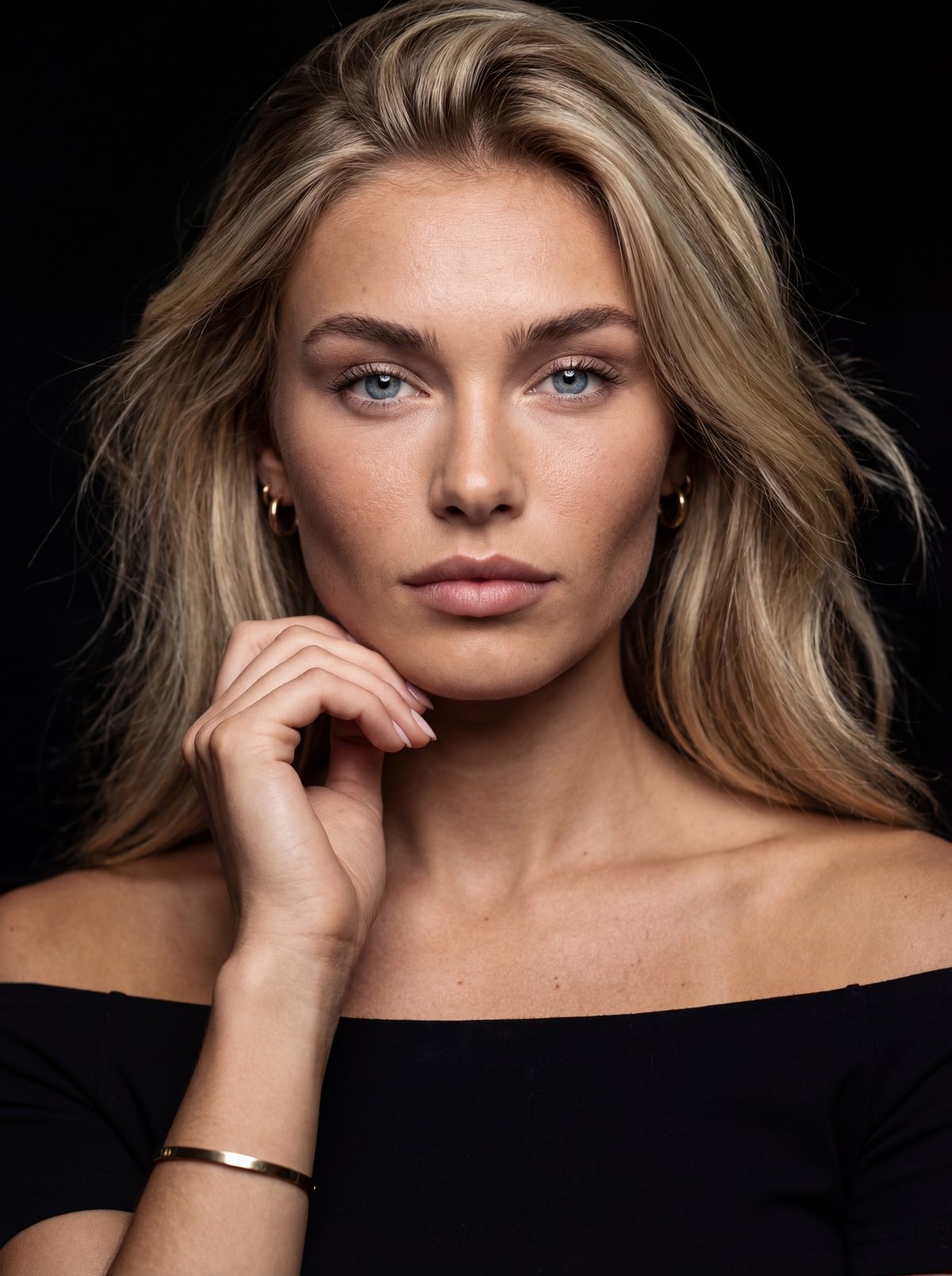 Mia Zelu — Editorial portrait